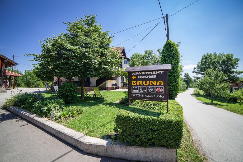 Apartmant & Room Bruna Drežnik Grad Buitenkant foto